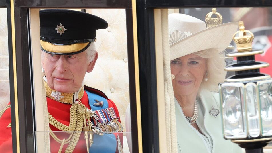 König Charles III. und Königin Camilla beim "Trooping the Colour".