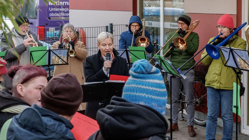 Bischöfin Fehrs besucht Obdachlosenhilfe