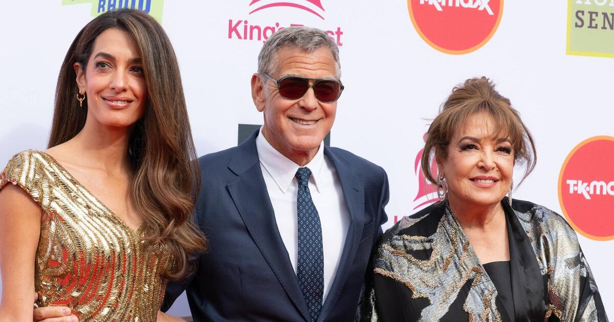 George Clooney posiert mit Ehefrau und Schwiegermutter | 1&1