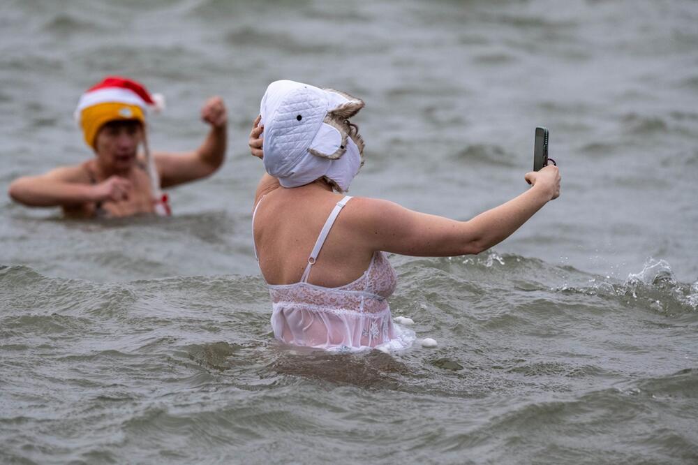 Neujahrs-Anbaden in der Ostsee