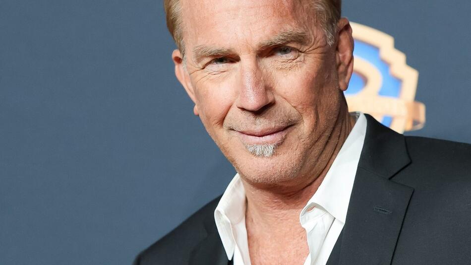 In einem neuen Interview hat Kevin Costner über die Hintergründe seines Ausstiegs bei der ...