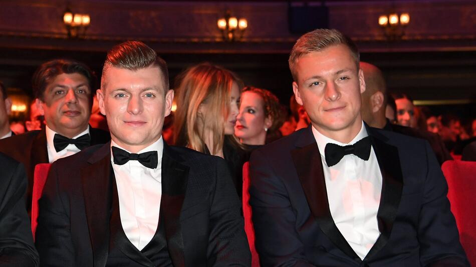 Toni Kroos (l) und Felix Kroos (r)