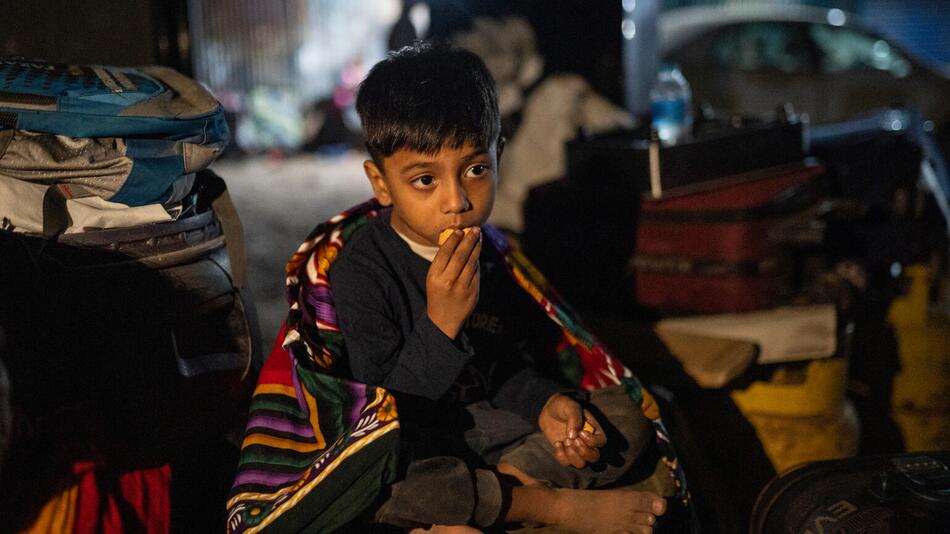 Ein kleiner Junge in Bangladesch