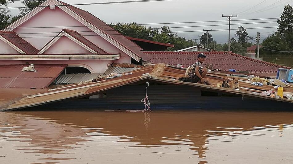 Dammbruch in Laos