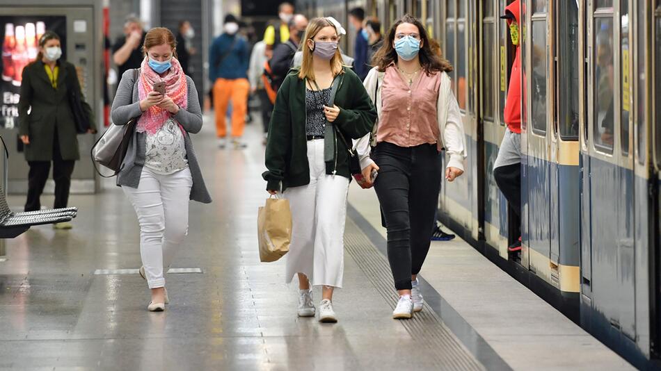 München, Corona-Regeln, Maskenpflicht, U-Bahn, ÖPNV, Bayern, öffentlicher Personennahverkehr