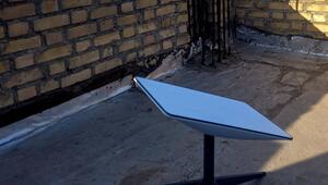 Starlink im Januar 2023 auf einem Haus im Iran (Archivbild).