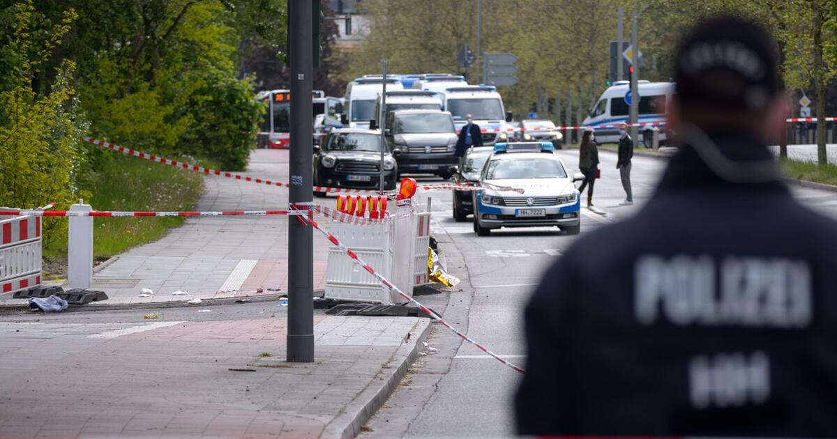 Mit Messer Gedroht: Mann Bei Polizeieinsatz In Hamburg Erschossen | 1&1