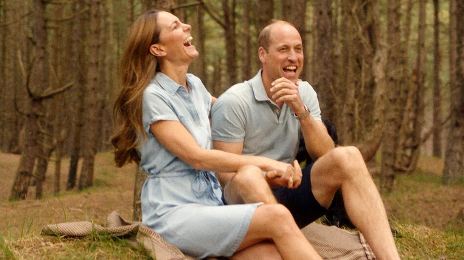 Händchenhaltende Royals: Prinzessin Kate und Prinz William haben in dem Video von Will Warr ...