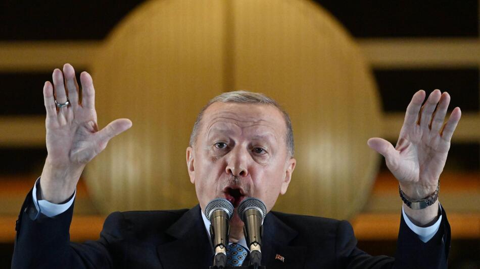 Erdogan ruft Türken nach knappem Wahlsieg zu Einheit auf