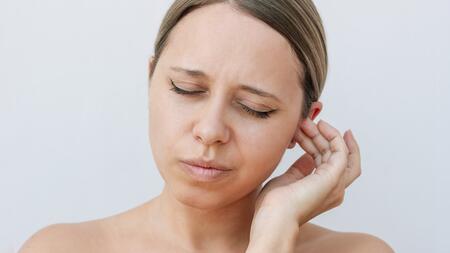 Schwimmbad-Otitis: Was tun, wenn das Ohr nach dem Baden schmerzt?