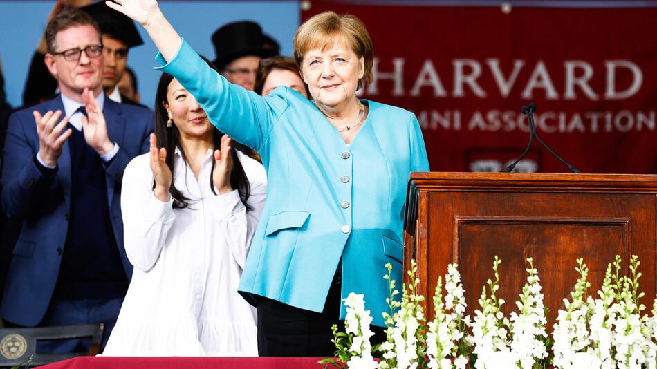 Angela Merkel, Harvard, Universität, USA, Rede, Winken, Gruß, Bundeskanzlerin, CDU