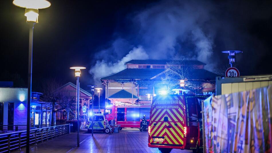 Feuer in einem Gebäude auf dem Centro-Gelände in Oberhausen