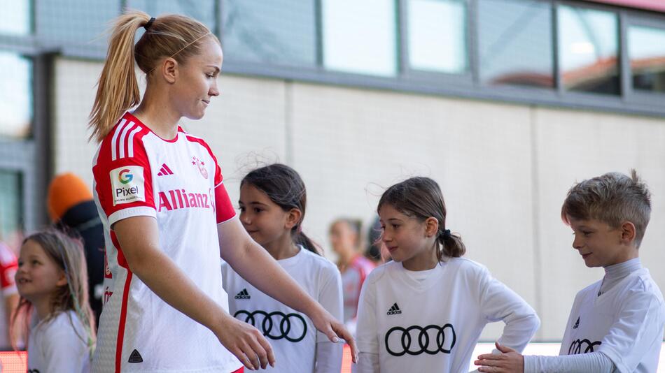 Glodis Perla Viggosdottir vom FC Bayern München