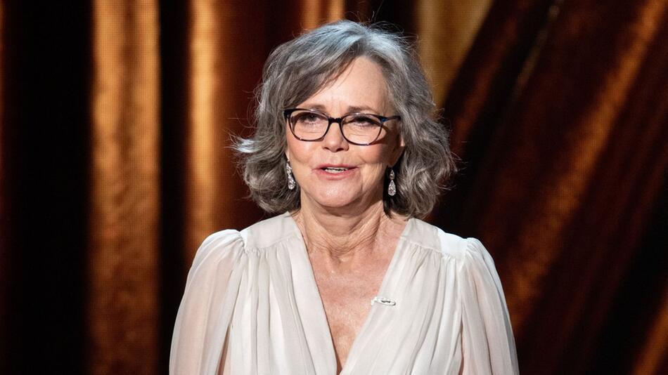 Sally Field spricht offen über ihre Abtreibung mit 17.