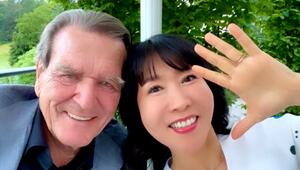 Frau von Altkanzler Schröder ist jetzt "Frau Doktor"