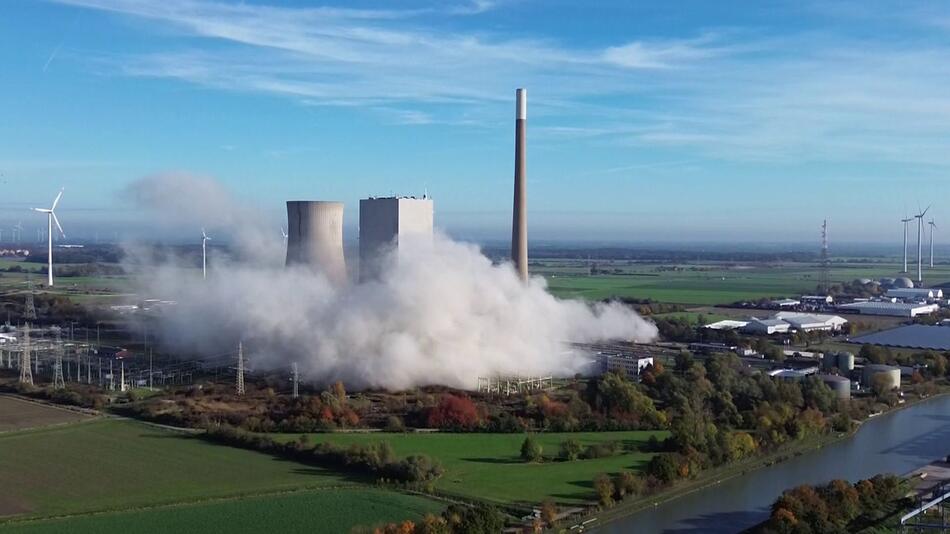 Silos vom Kohlekraftwerk Mehrum gesprengt