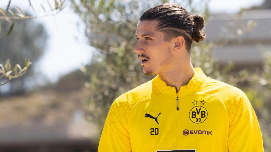 Marcel Sabitzer präsentiert sich als Neuzugang von Borussia Dortmund