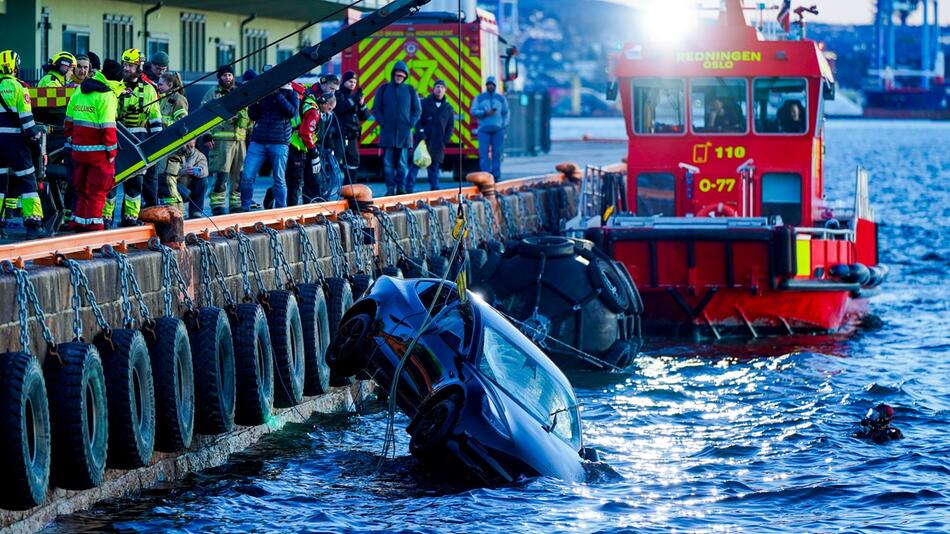 Auto fuhr in den Oslofjord