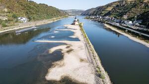 Extremes Niedrigwasser auf dem Rhein
