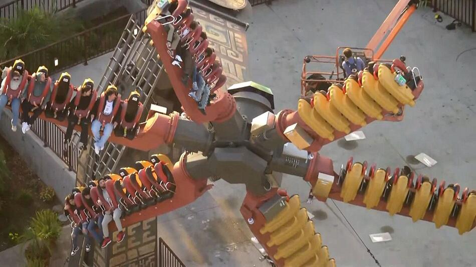 Fahrgeschäft im Vergnügungspark Knott's Berry Farm in Buena Park im US-Bundesstaat Kalifornien