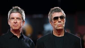 Noel Gallagher (l) und Liam Gallagher