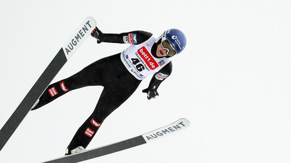 Skispringerin Eva Pinkelnig