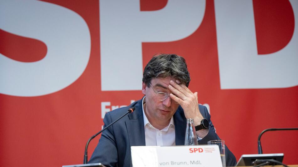 Pressekonferenz mit Florian von Brunn