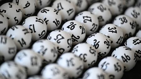 Nach 22 Jahren Lottospiel: Mann gewinnt fast 900.000 Euro