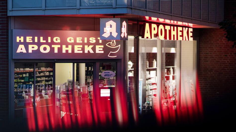 Nach Todesfällen: Behörden schließen drei Apotheken in Köln