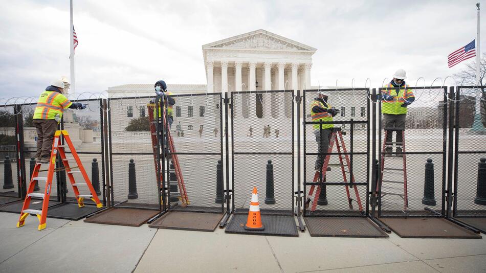 Pro-Trump-Demonstration am Kapitol - Zaun wird wieder aufgebaut