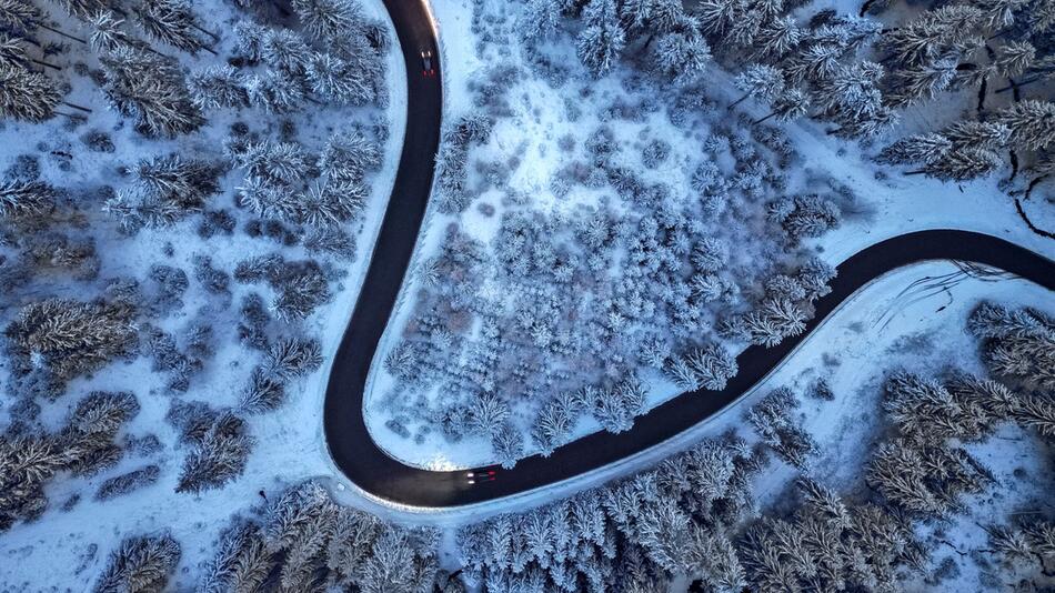 Wintereinbruch im Erzgebirge