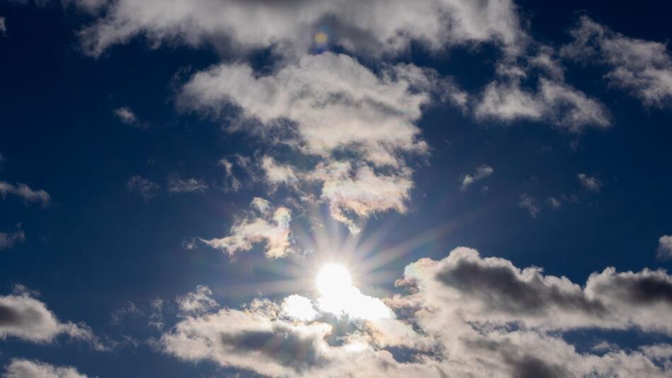 Sonne und Wolken zum Wochenende.