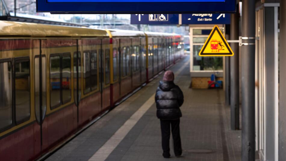 Warnstreik bei der Bahn - Potsdam