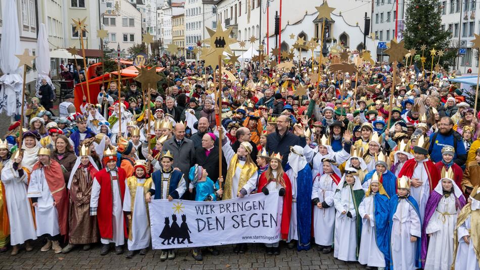 Sternsinger eröffnen Aktion Dreikönigssingen