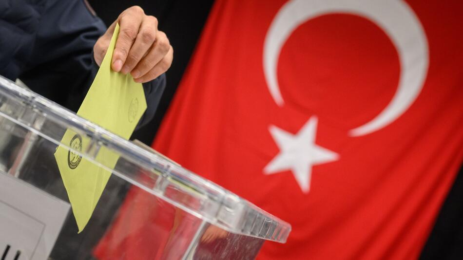 Stichwahl in der Türkei - Wahllokal Messe Hannover