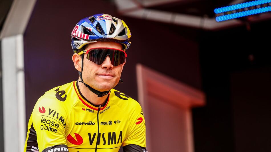 Wout van Aert vom Team Visma-Lease a bike