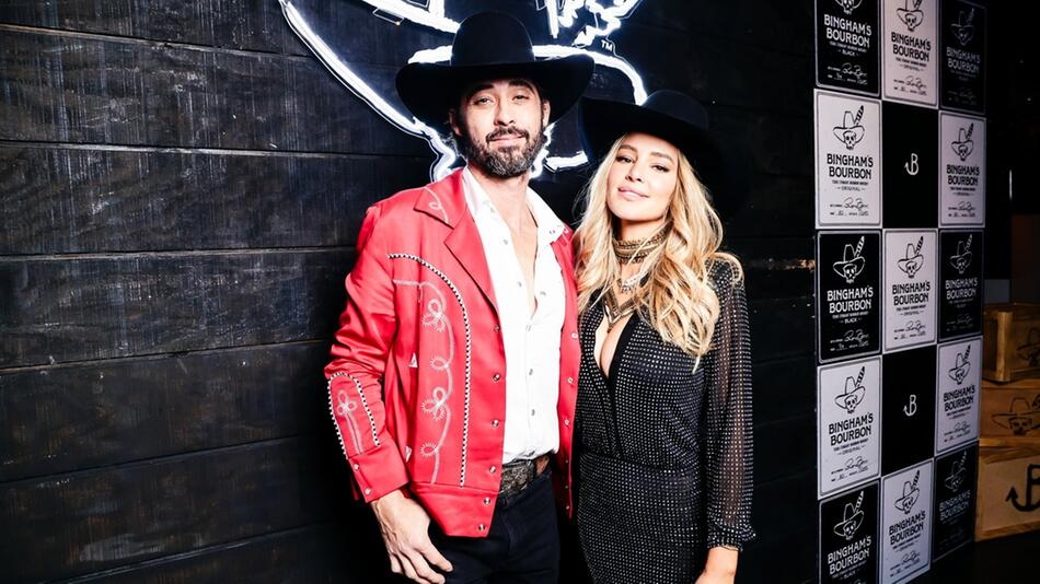 Ryan Bingham und Hassie Harrison haben sich das Jawort gegeben.