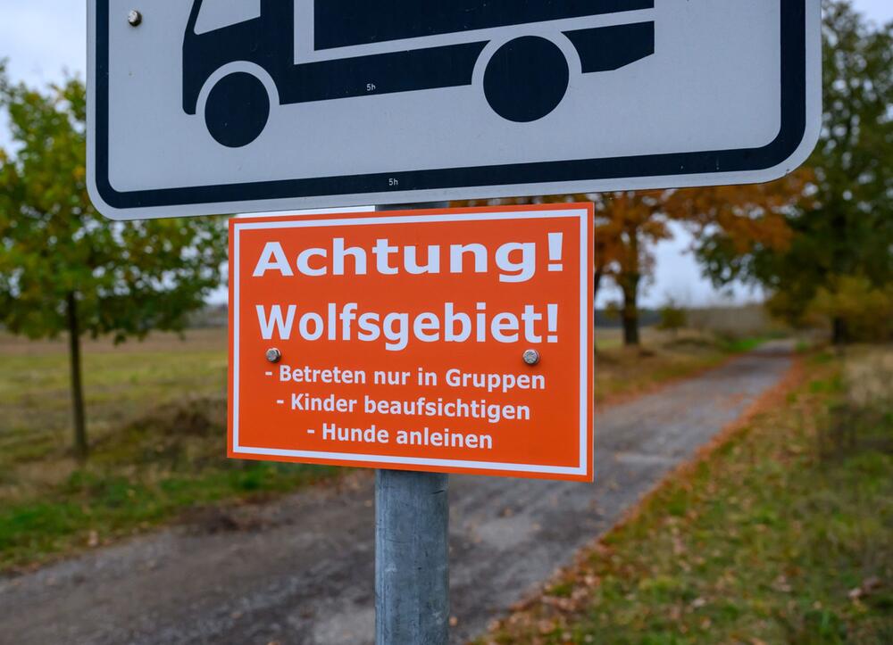 "Achtung! Wolfsgebiet!" Amt stellt Schilder auf