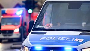 Polizei und Krankenwagen