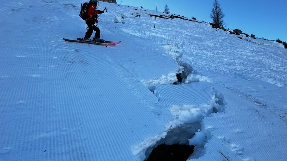 Riss in Skipiste in der Schweiz