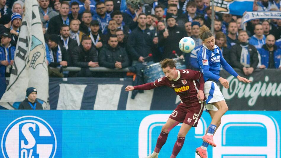 FC Schalke 04 - Jahn Regensburg