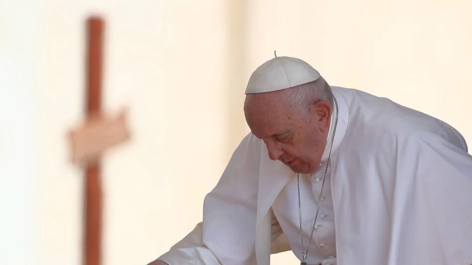 OP von Papst nach drei Stunden ohne Komplikationen beendet