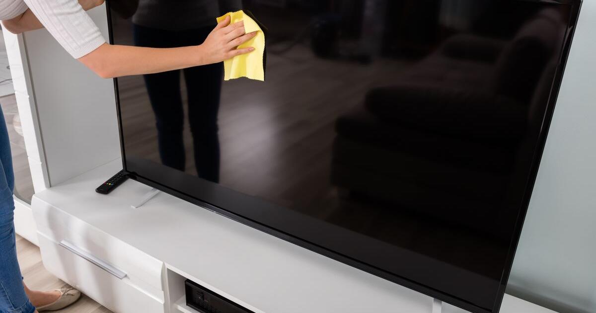 Darum Verstehen Sie Ihren Fernseher So Schlecht So reinigen Sie Ihren Fernseher richtig | 1&1