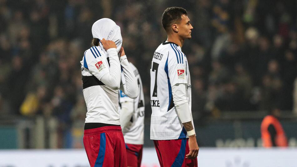 Otto Stange und Davie Selke sind angesichts der Niederlage des HSV gegen Braunschweig bedient.