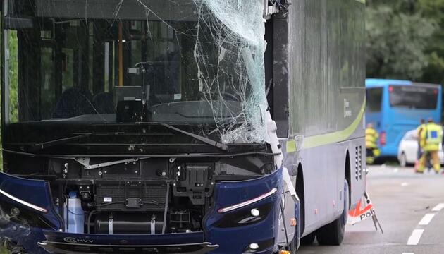 Oberbayern: Zweitklässler stirbt bei Bus-Zusammenstoß auf Schulausflug