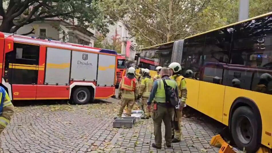 Busunglück in Dresden: 30 Menschen verletzt