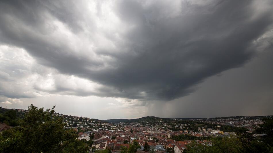 Gewitterfront über Stuttgart