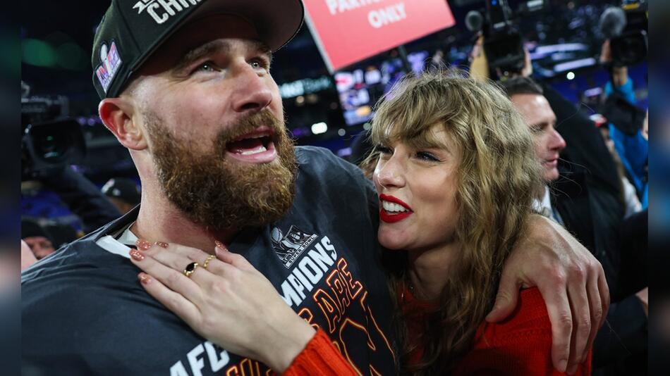 Taylor Swift und Travis Kelce: Beim Super-Bow-Sieg lag sich das Paar in den Armen.