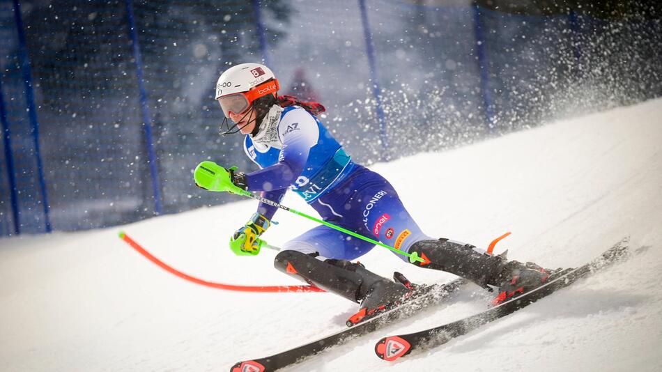 Lucrezia Lorenzi beim Slalom im finnischen Levi