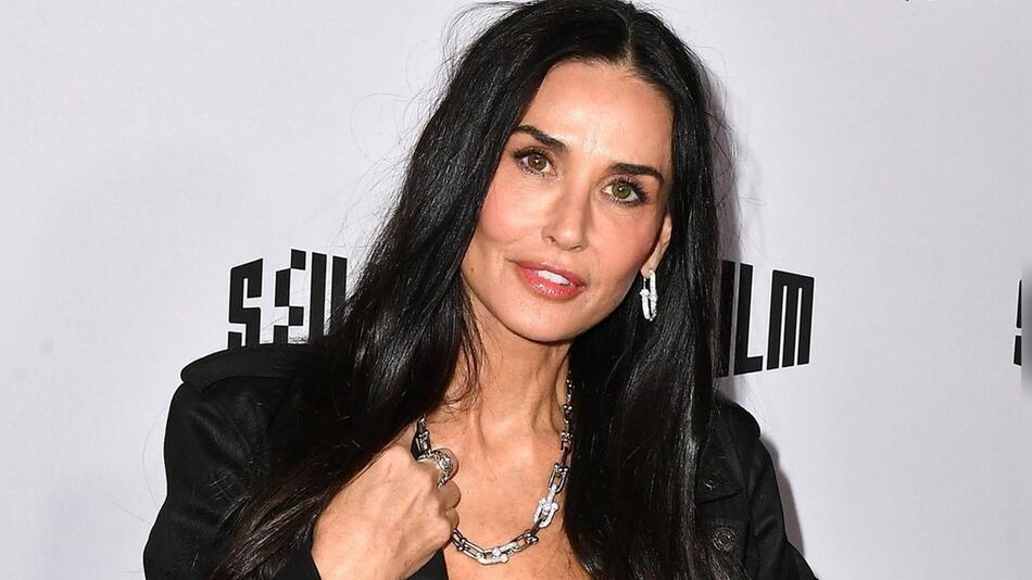 Demi Moore hat zur Promi-Party eingeladen.